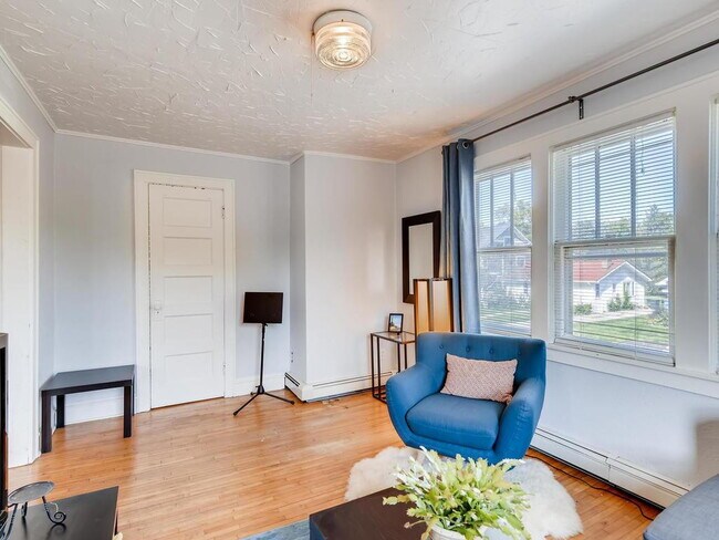 Building Photo - Rare Find: 2BR With Private Rooftop Deck, Bryn Mawr