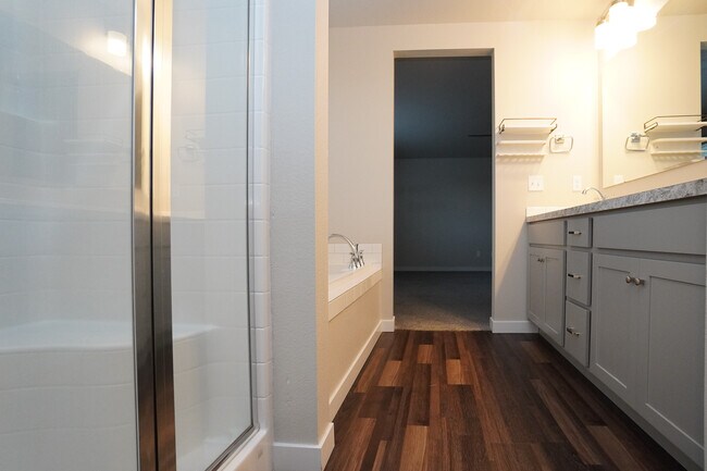 Building Photo - 6113 N Colosseum Ave