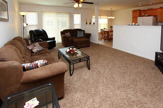 Building Photo - 6 Livery Way