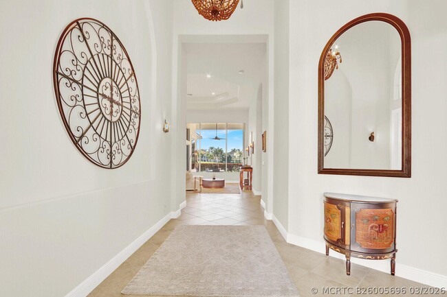 Building Photo - 528 Les Jardin Dr