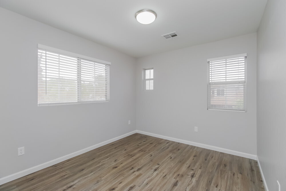 Building Photo - 8739 E Lindner Ave