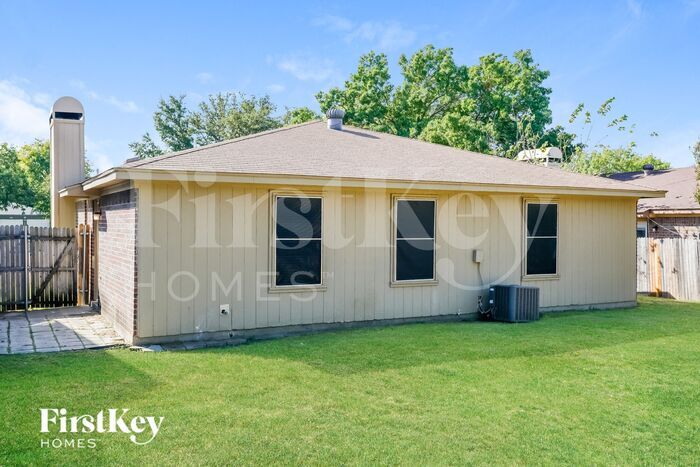 Building Photo - 1721 Quinlan Ct