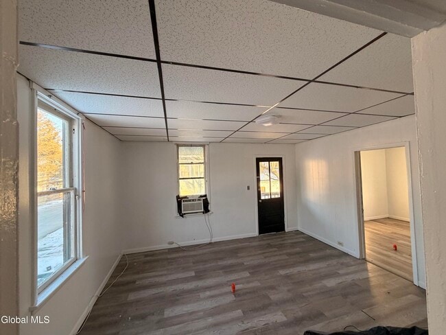 Building Photo - 253 Forest Ave