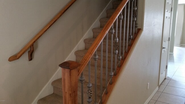 Building Photo - 5627 W Huntington Dr