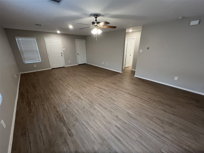 Building Photo - 132 Pine Bend Ct