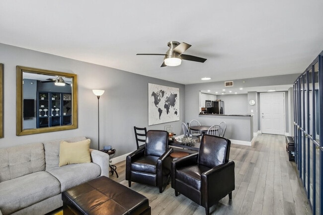 Building Photo - 520 SE 5 Ave