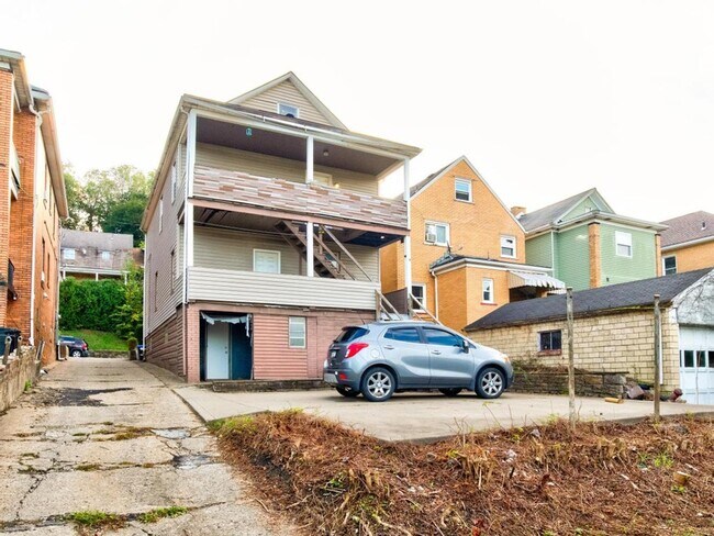 Building Photo - 1207 Beaver Rd
