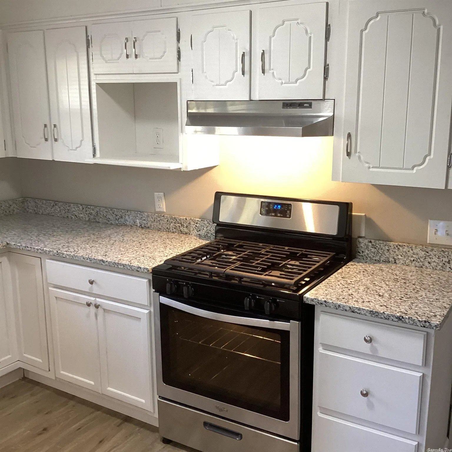 Building Photo - 713 Brewer St