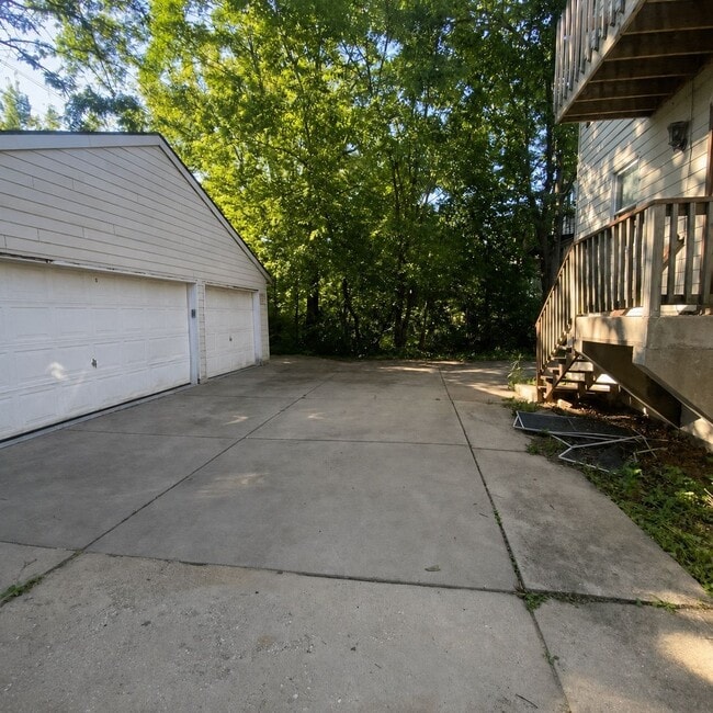 Building Photo - 1112 S 63rd St