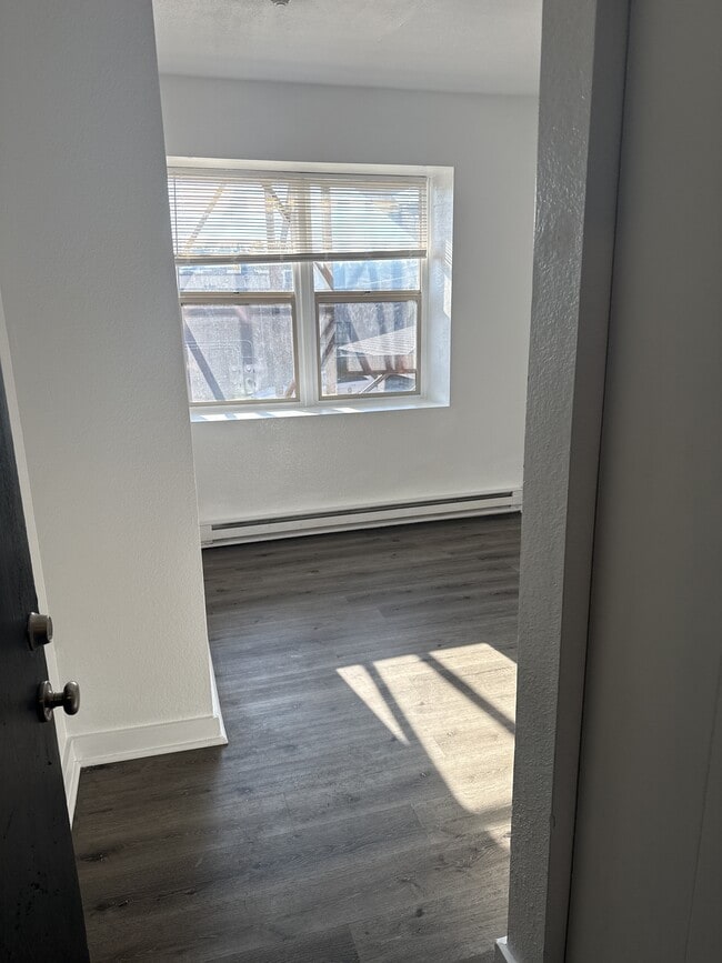 Building Photo - Elks Apartments