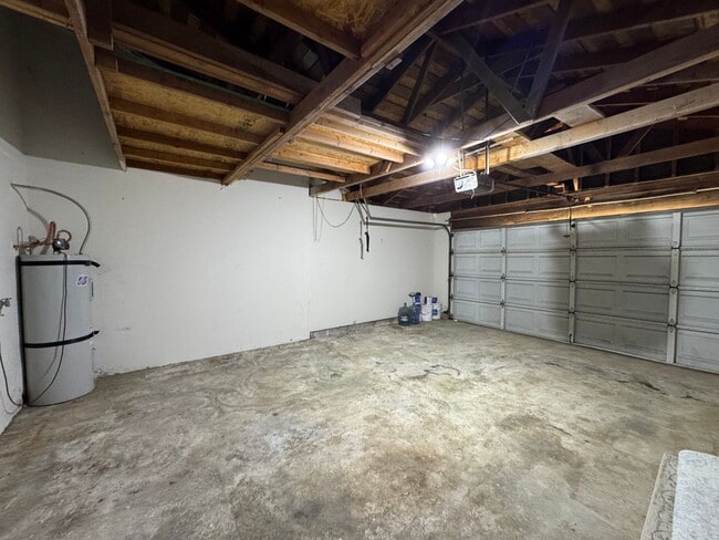 Building Photo - Beautifully Remodeled 3-Bedroom Home in Prime Los Banos Location!