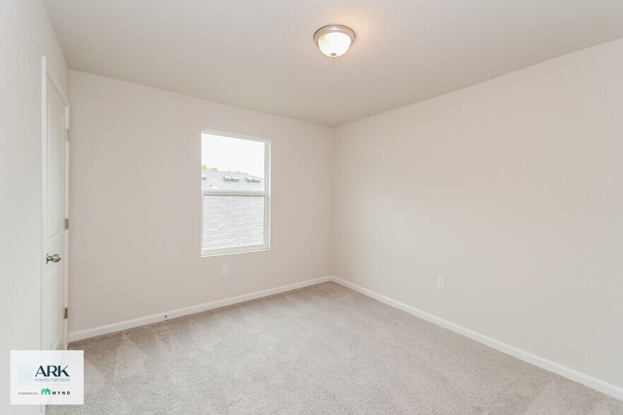 Building Photo - 45335 Red Brick Dr