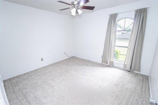 Building Photo - 14226 Morinscott Dr