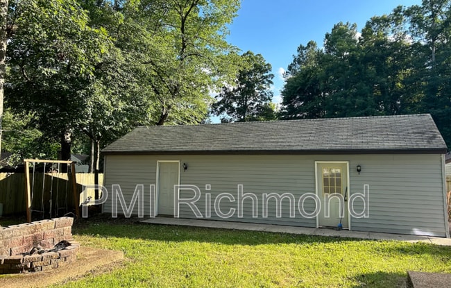 Building Photo - 10505 Queensway Ct