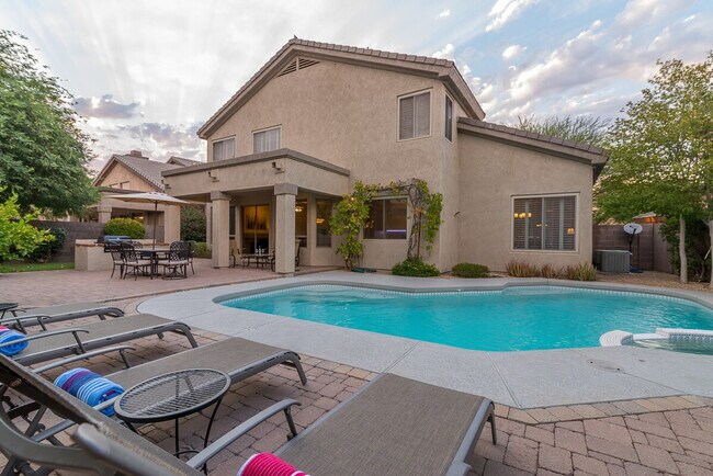 Building Photo - 6417 E Marilyn Rd