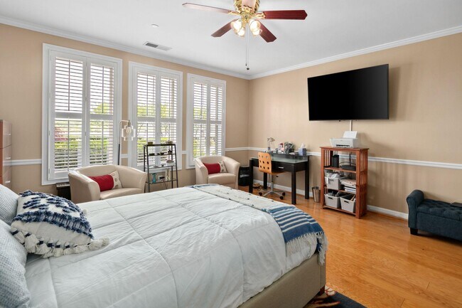 Building Photo - 440 Belmont Bay Dr