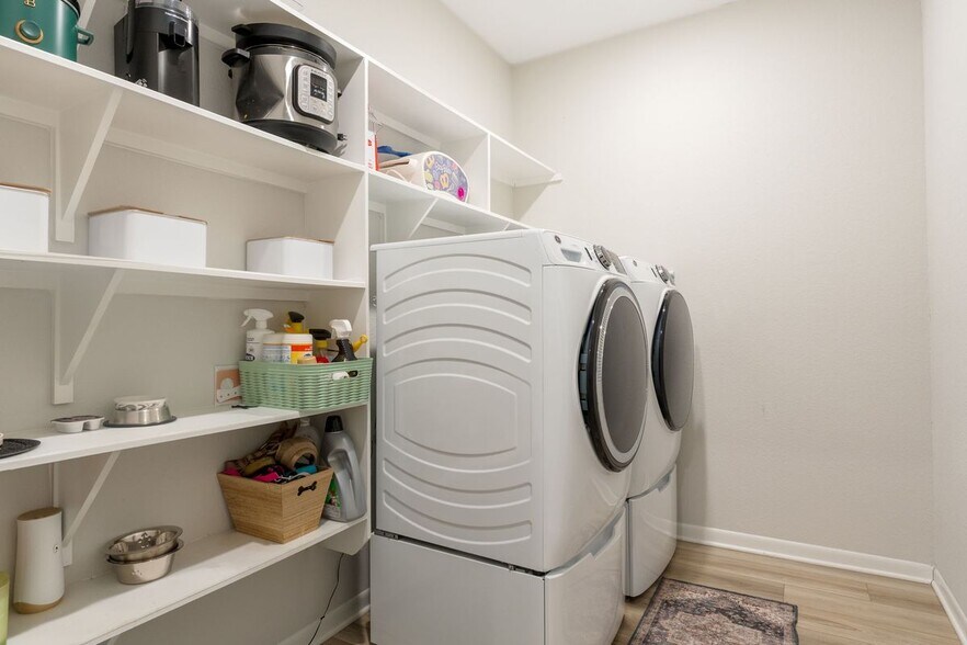 Building Photo - 2011 Cutleaf Dr