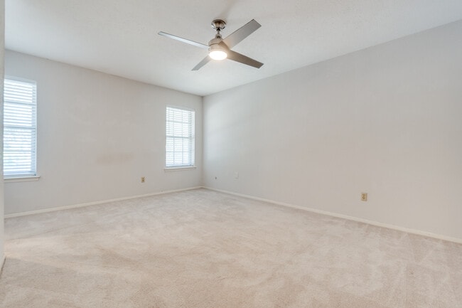 Building Photo - 10745 Sandpiper Ln
