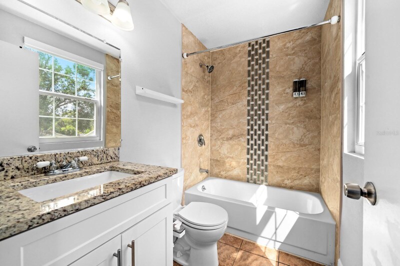 Building Photo - 3210 Acapulco Dr