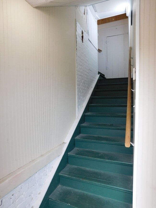 Building Photo - 216 Middle St