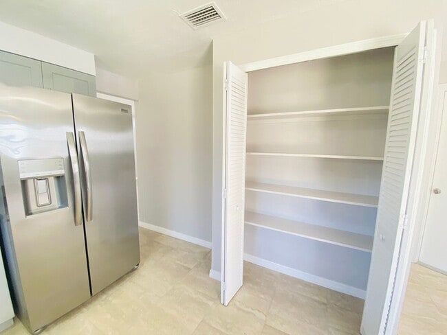 Building Photo - Beautiful 3 Bedroom House in Quiet Ormond Beach Neighborhood