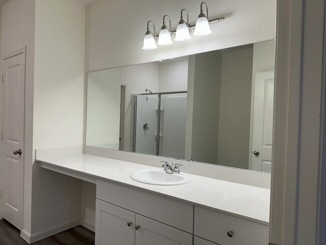 Building Photo - 1529 Escondido Dr