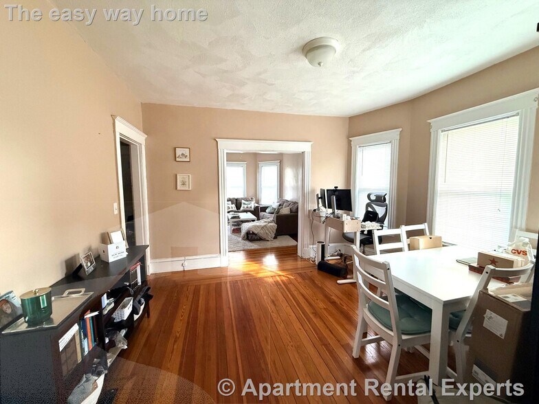 Building Photo - 42 Gibbens St