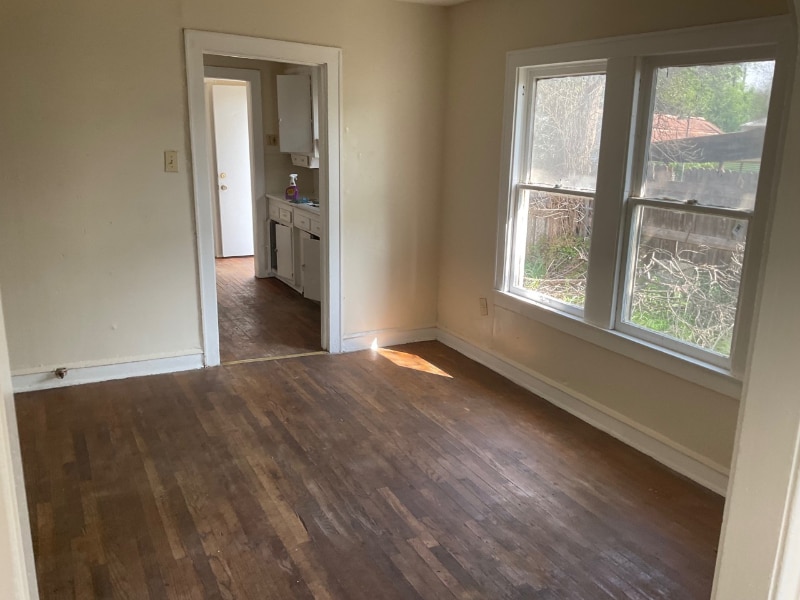 Building Photo - 1825-1823 Reuter Ave