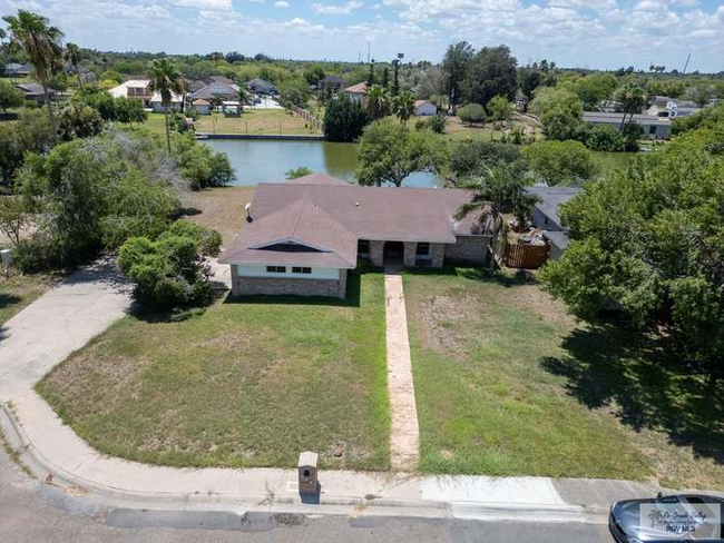 Primary Photo - 208 E Cowan Terrace