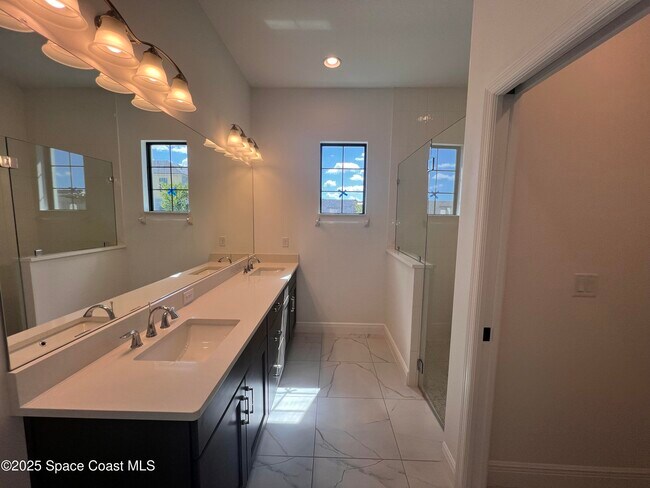 Building Photo - 7680 Allure Dr