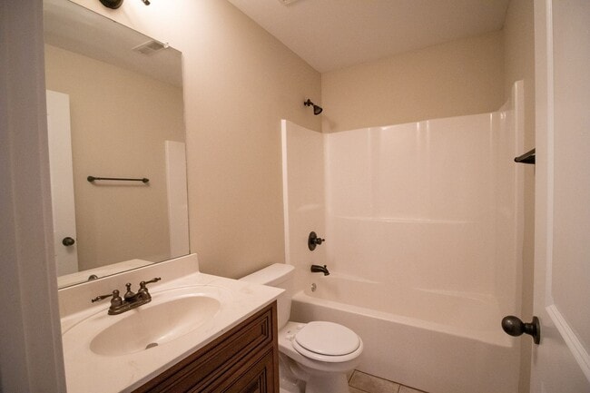 Building Photo - 1343 Ambleside Dr