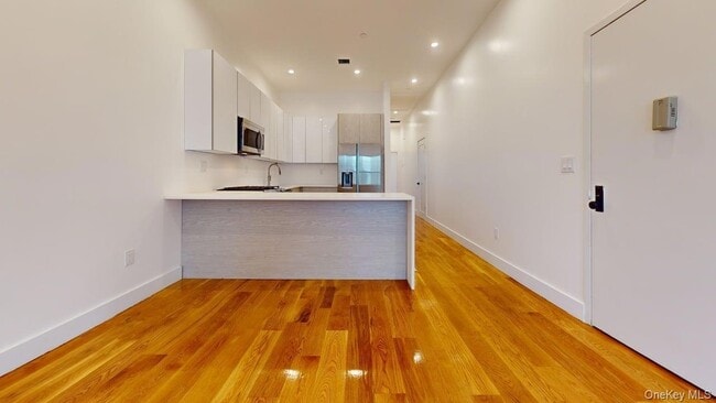 Building Photo - 1198 Greene Ave