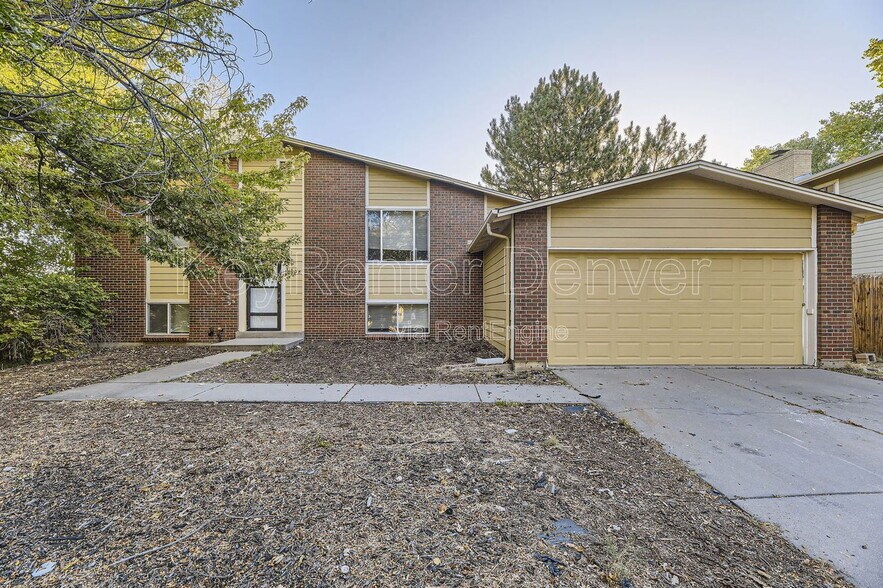 Building Photo - 3208 S Olathe Way