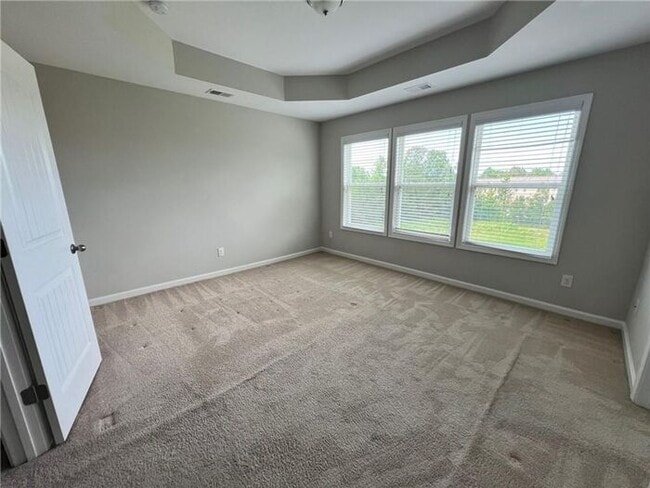 Building Photo - 4-bedroom, 3.5-bathroom townhome in Suwanee Walk!