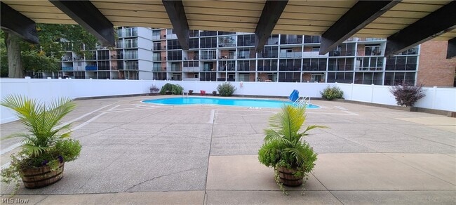 Building Photo - 2331 E Market St