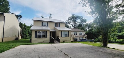 Building Photo - 836 W Georgia St