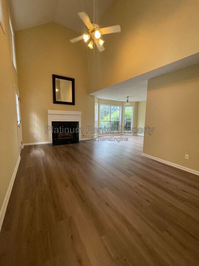 Building Photo - 810 Camelon Ct