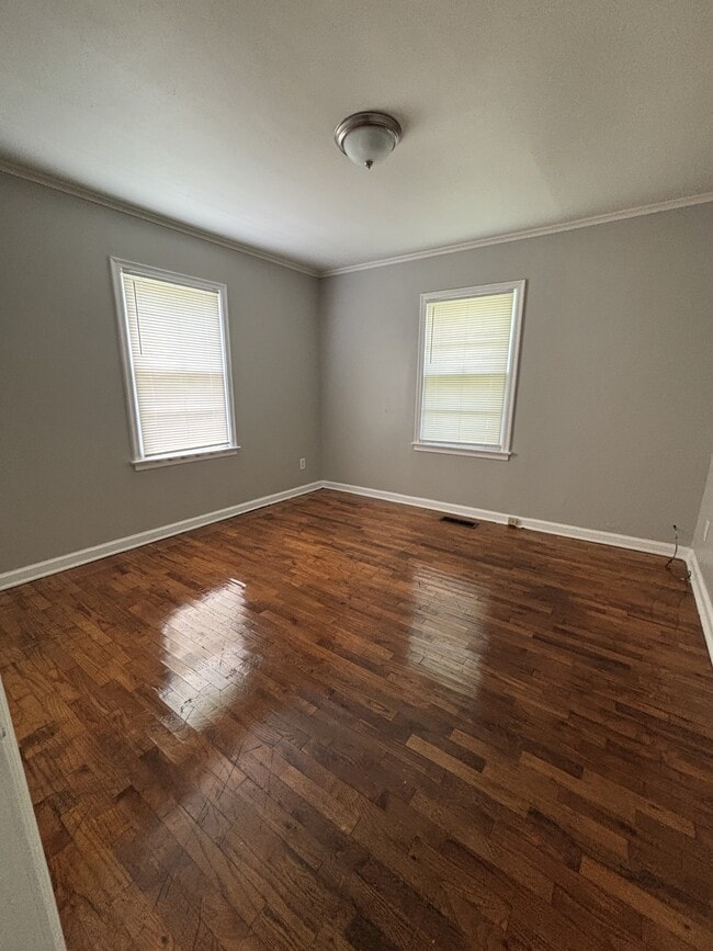 Building Photo - 310 N Bond Ave