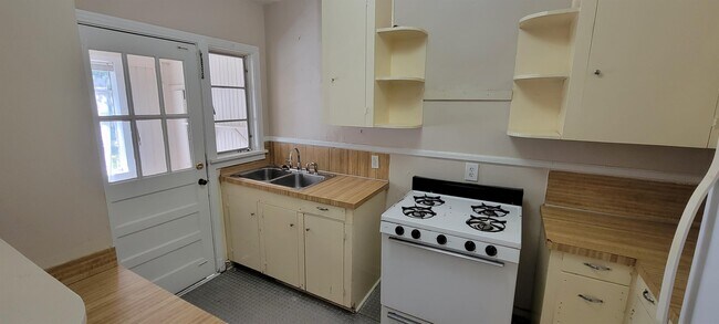 Building Photo - 1624 Myrtle St