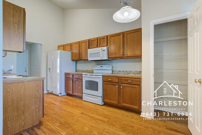 Building Photo - 454 Hainesworth Dr