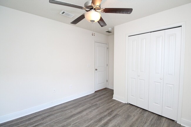 Building Photo - Updated 3-Bedroom, 2-Bath Home with Modern...