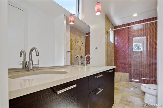 Building Photo - 2414 Glenarm Pl