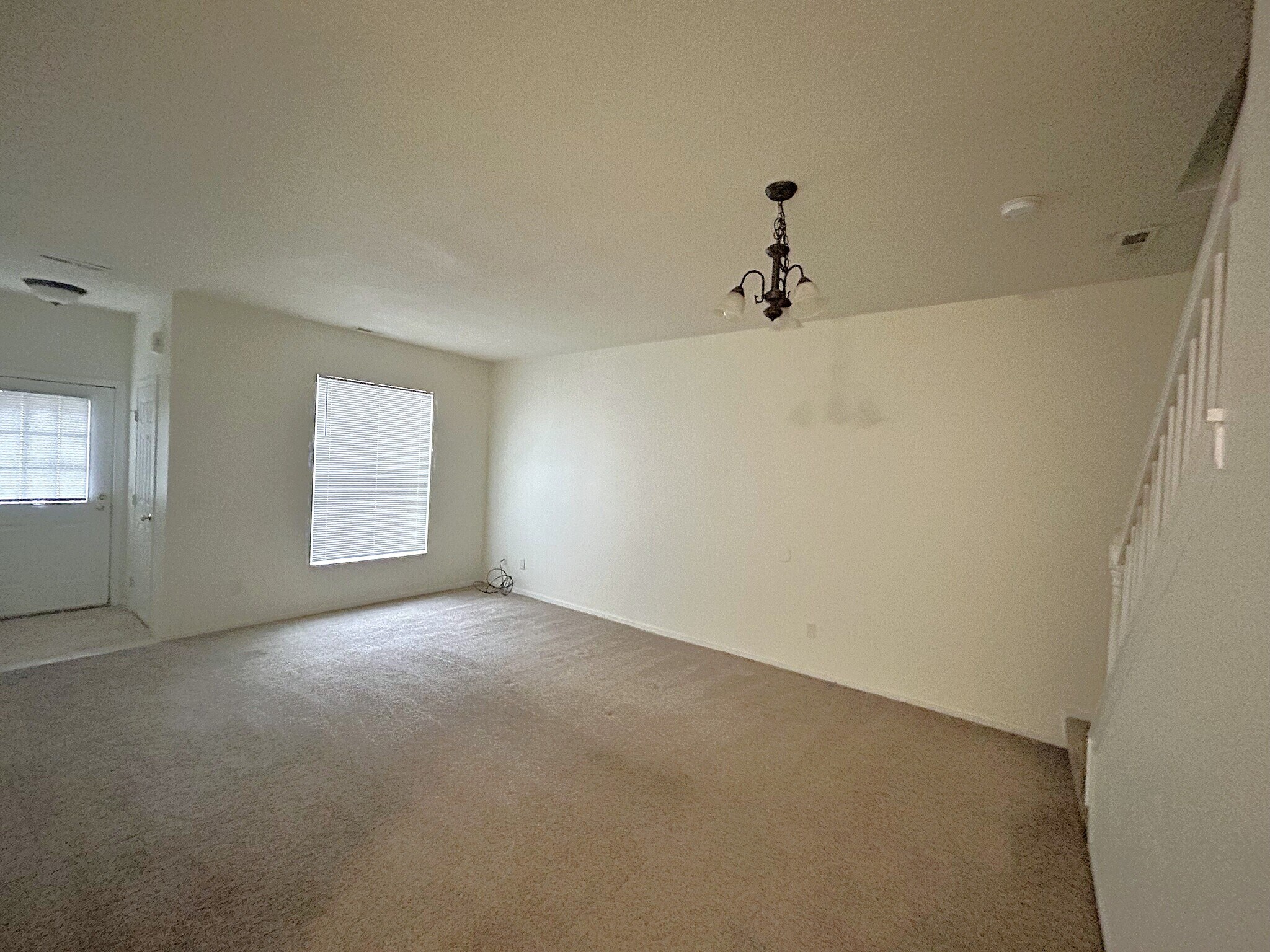 Building Photo - 10 Bridgewater Trl