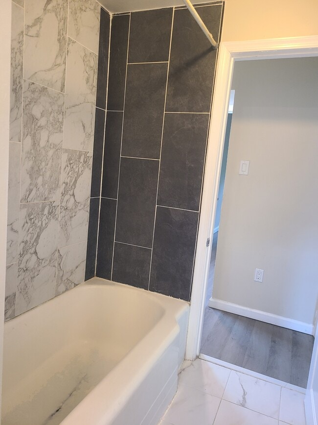 Building Photo - 31 Upland Ave