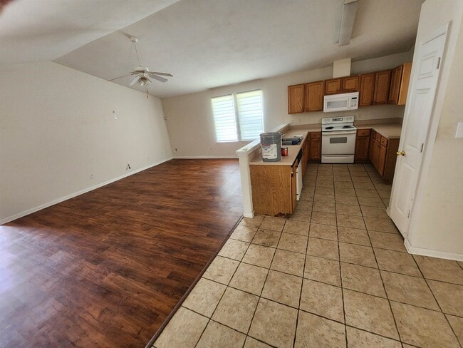 Building Photo - 5572 Pleasant Pines Ct