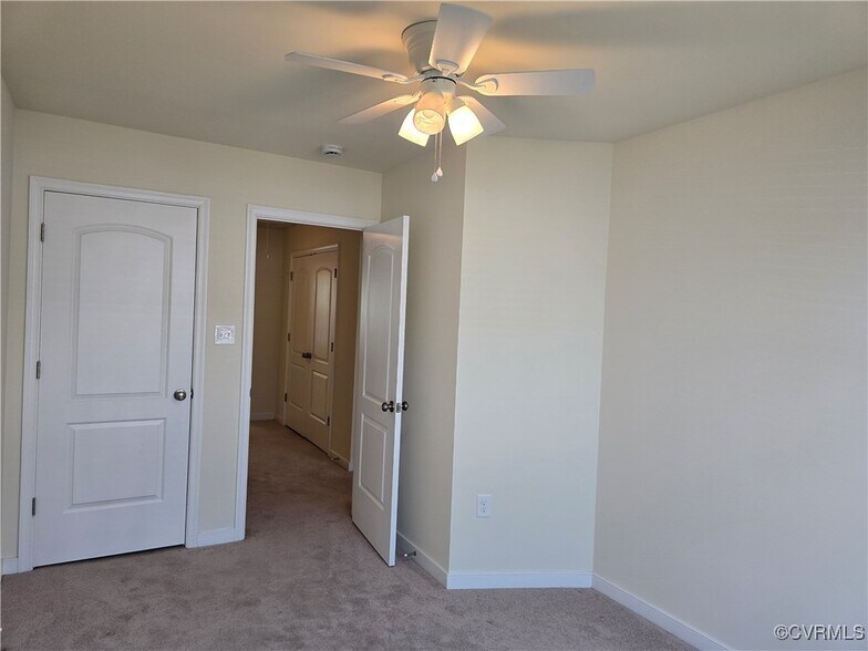 Building Photo - 7417 Pebble Lake Dr