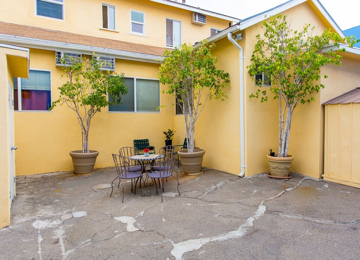 Building Photo - 1650 Winona Blvd