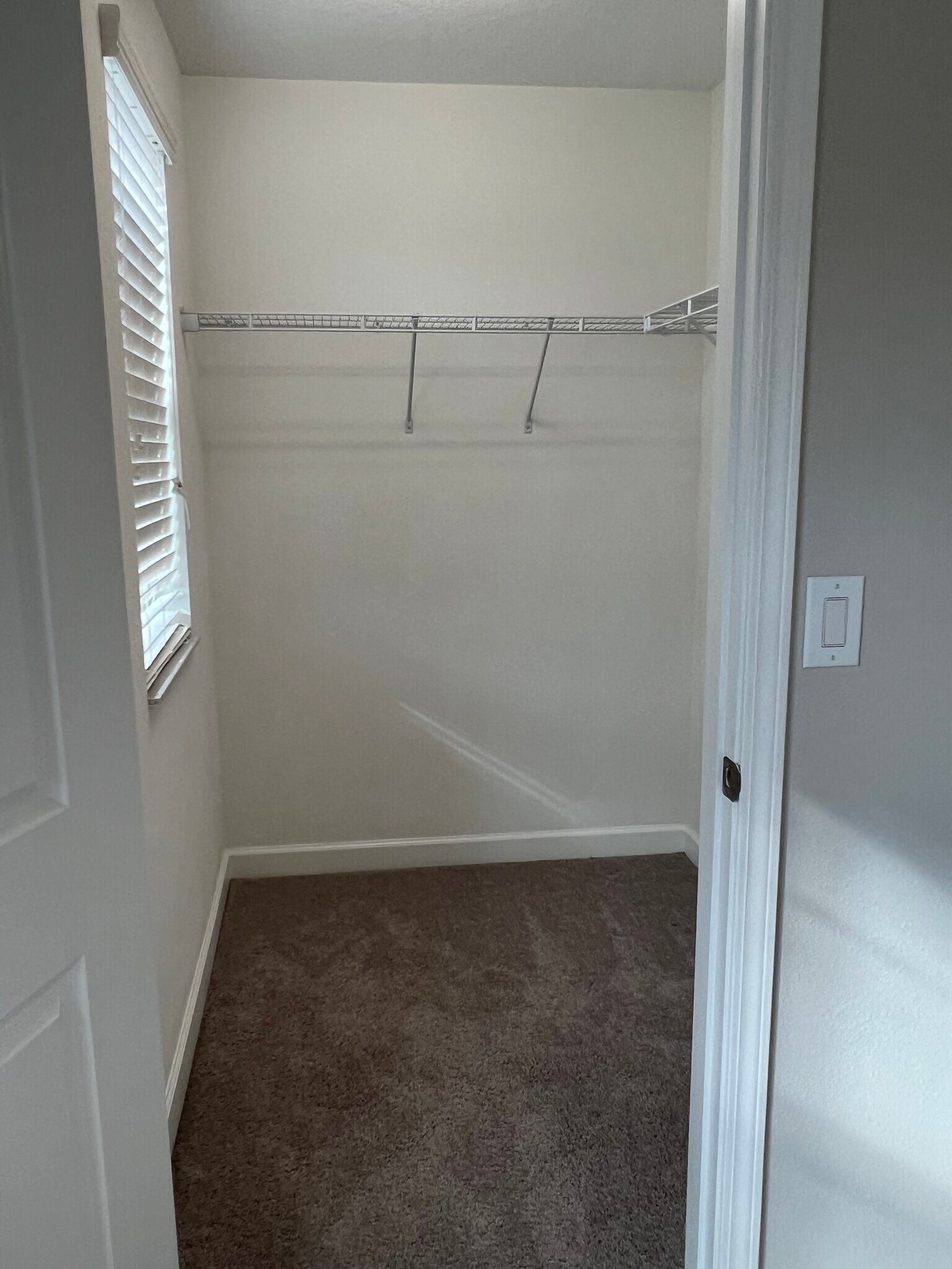 Building Photo - 923 Terra Vista St