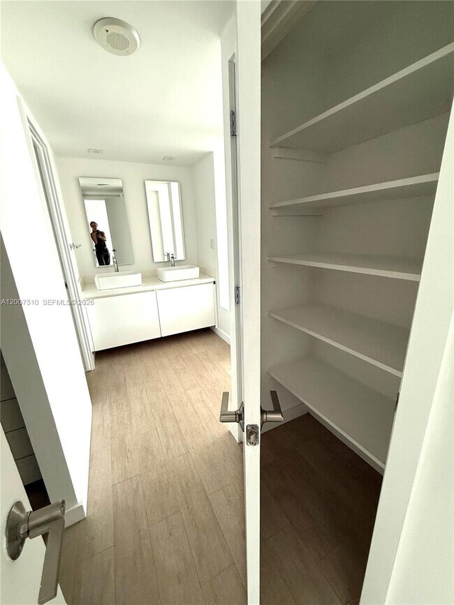 Building Photo - 11111 Biscayne Blvd