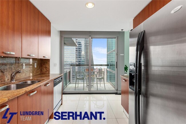 Building Photo - 1395 Brickell Ave